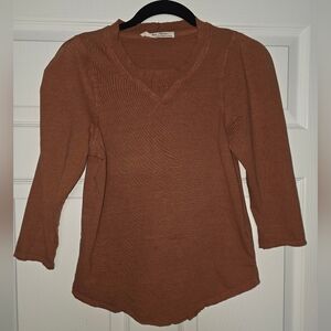 Moving Sale! { We The Free Brown Raw Hem 3/4 Length Tee  Size XS